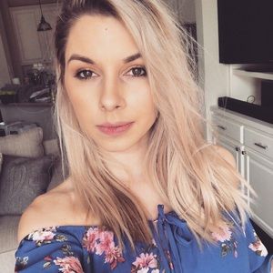 Meet your Posher, Cortney